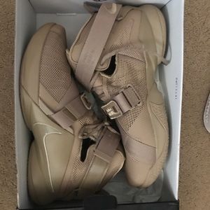 Lebron Soldier 9 Camo size 11.5